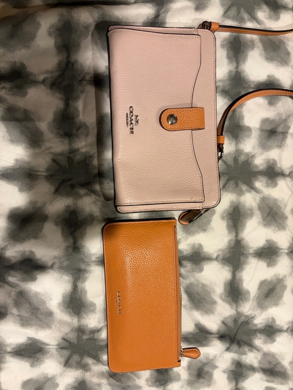 Coach Blush Pebbled Leather Crossbody with Tan Strap with matching wallet - Picture 2 of 6